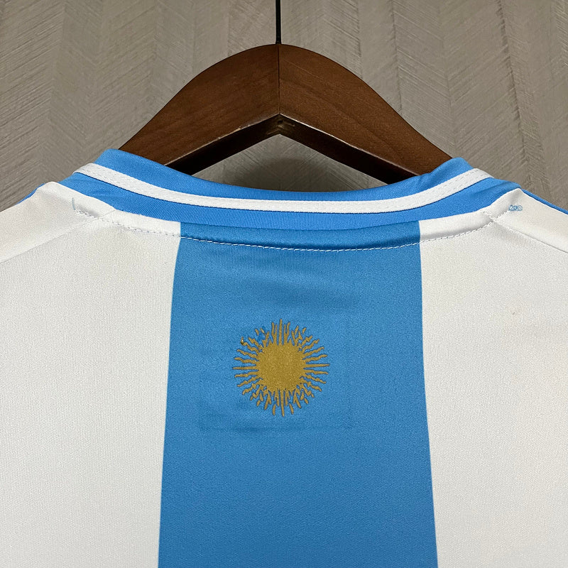 Camisa Seleção Argentina Home 2024/25 + Patch Campeão - Branca e Azul