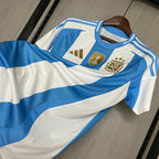Camisa Seleção Argentina Home 2024/25 + Patch Campeão - Branca e Azul