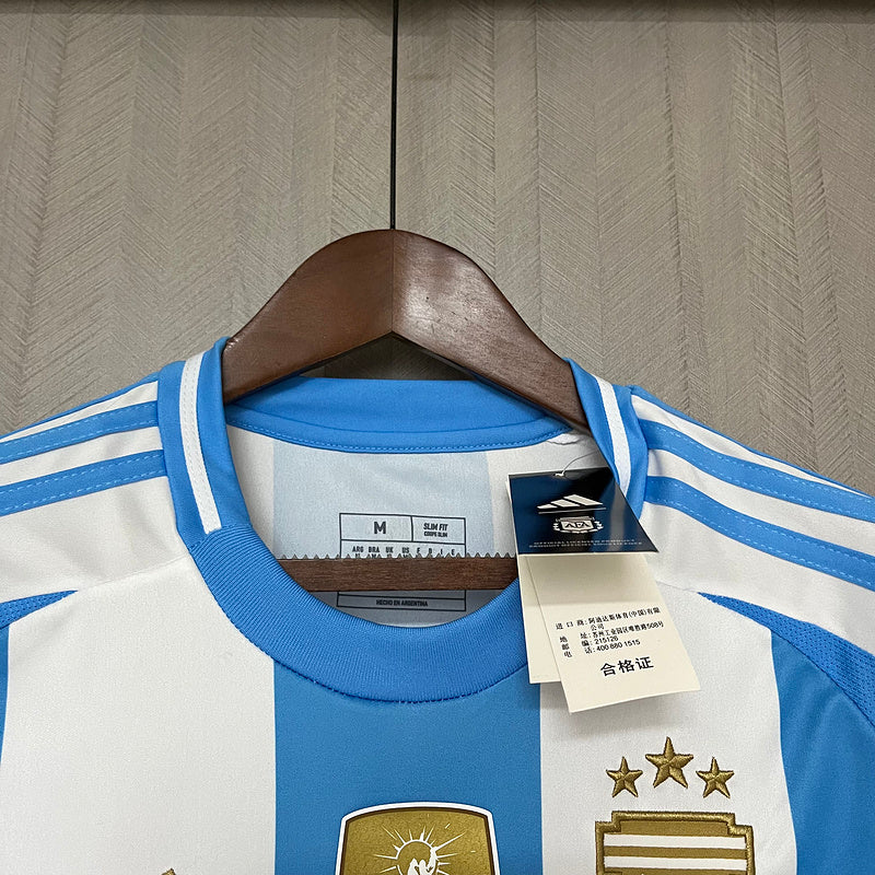 Camisa Seleção Argentina Home 2024/25 + Patch Campeão - Branca e Azul