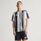 Camisa adidas Juventus FC 2025/26 I - Jogador