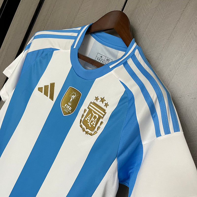 Camisa Seleção Argentina Home 2024/25 + Patch Campeão - Branca e Azul